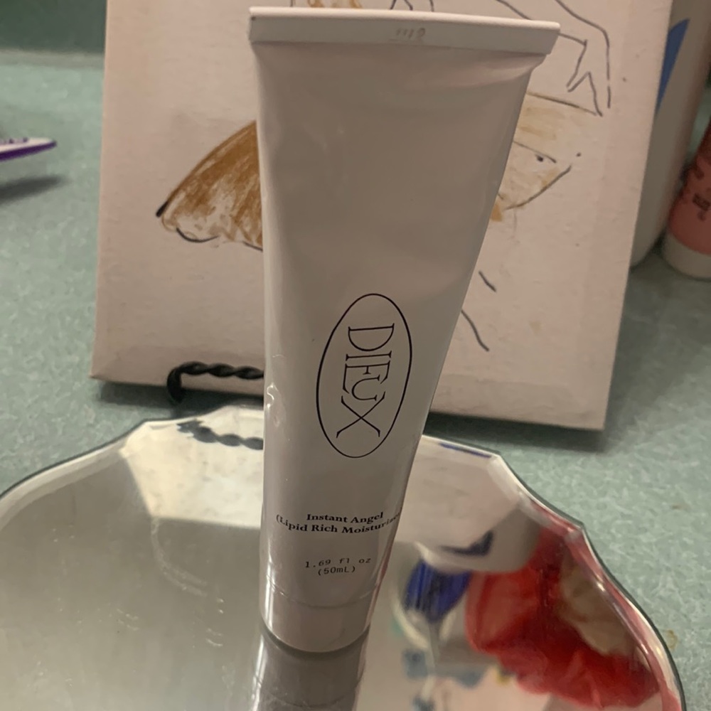 Instant Angel Moisturizer.